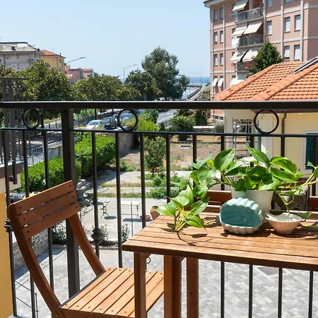 La Casetta Del Ponte A Due Passi Dal Mare * ريفا تريجوسو