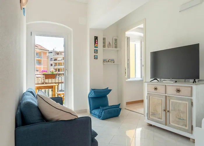 La Casetta Del Ponte A Due Passi Dal Mare شقة ريفا تريجوسو